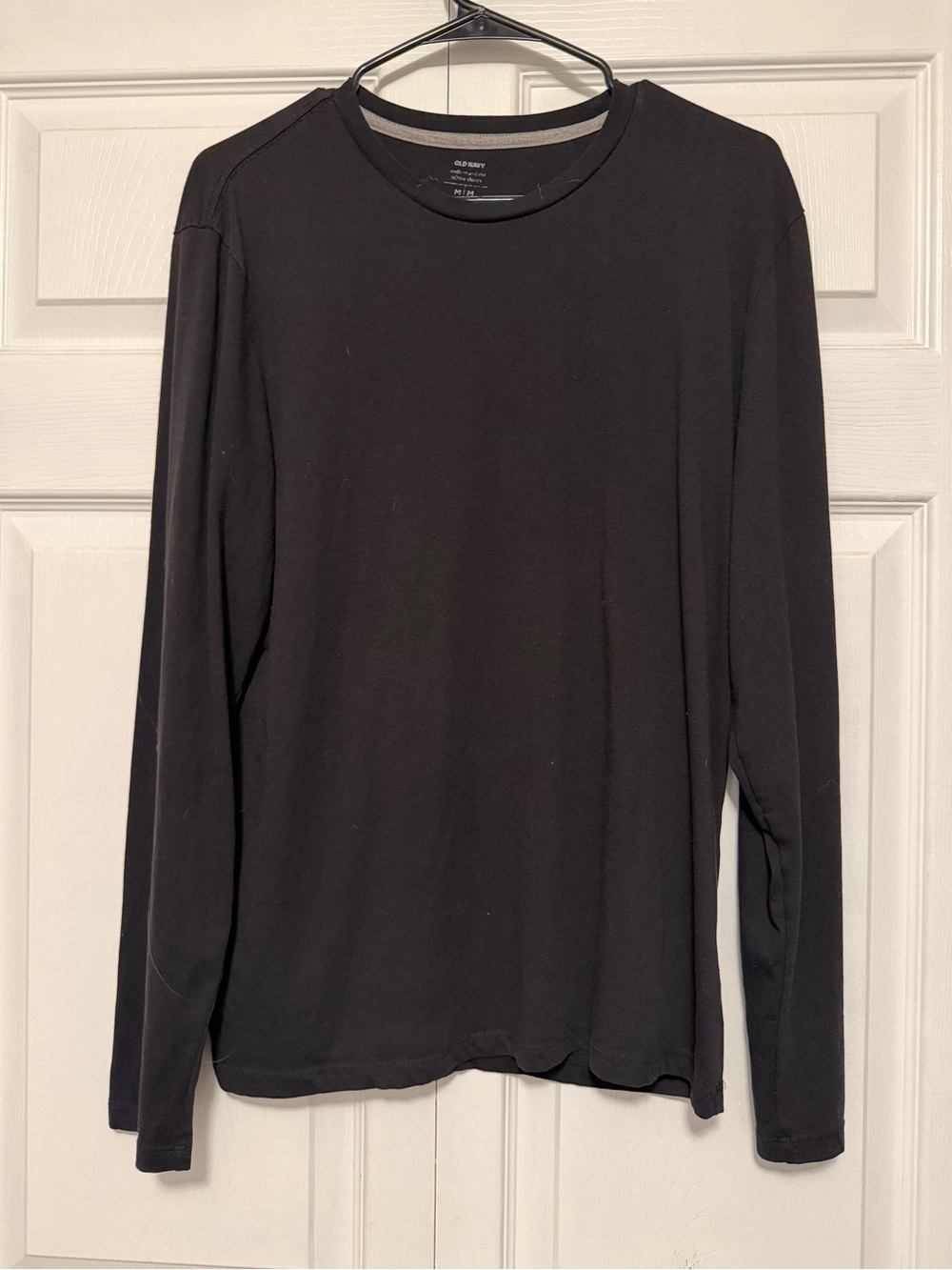 Old Navy Black Long-Sleeve Crew Neck Shirt